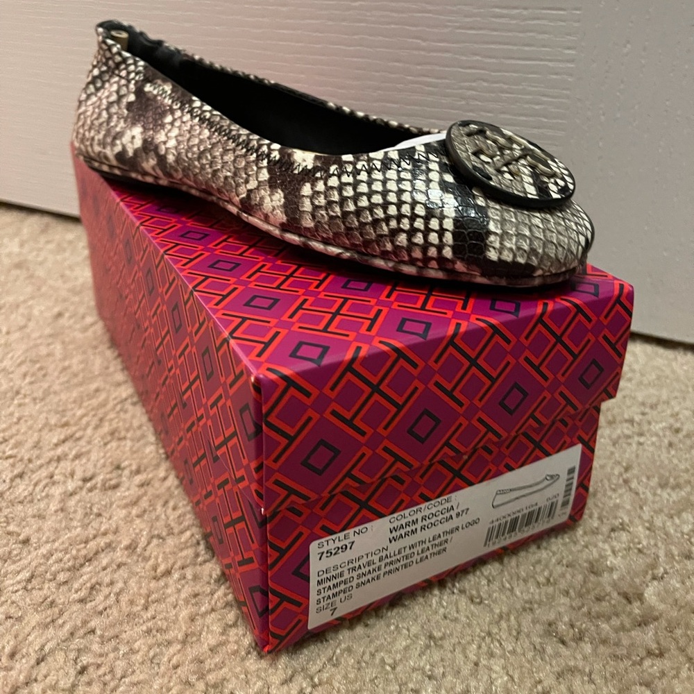 NEW—- Tory Burch mini Miller ballet flats in size 7.